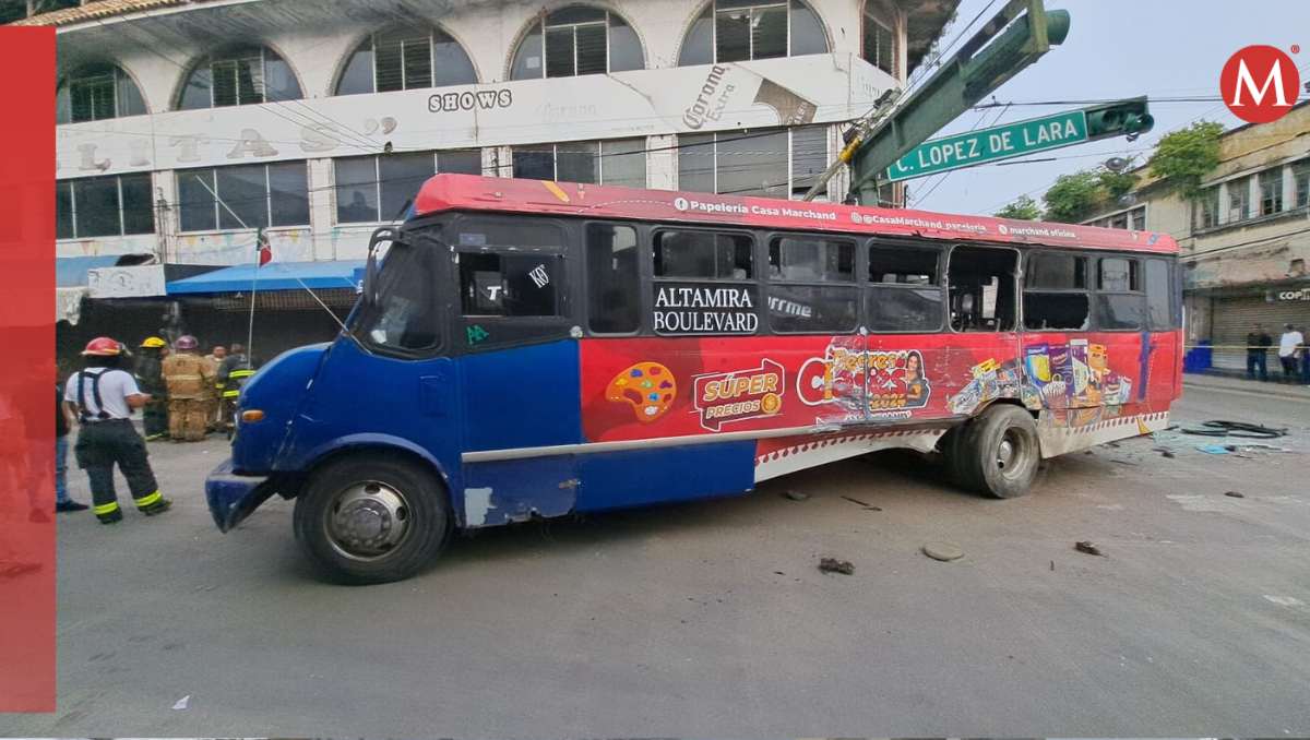 Choque entre autobuses deja lesionados en el centro de Tampico