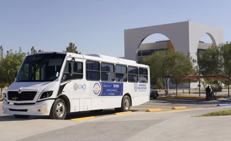 Nueva flotilla de camiones "Indio Bus" beneficiara a alumnos de la UACJ / Cortesía