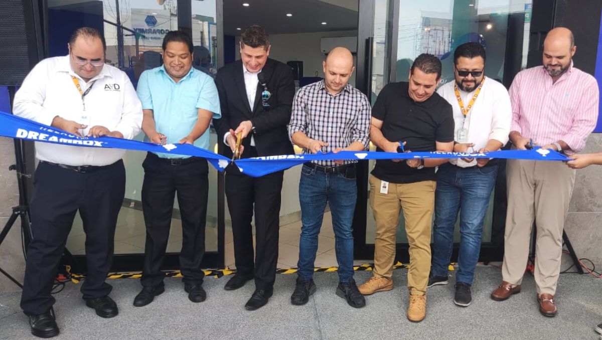 Ayer fue inaugurada la primera sucursal del negocio de helados en Pino Suárez y Padre Mier | Francisco Zúñiga