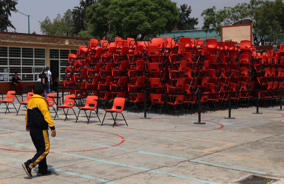 Intoxicación masiva en secundaria de Guerrero deja 27 hospitalizados | Cuartoscuro
