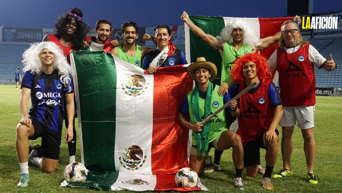 Jugadores de la Jaiba Brava del Tampico-Madero quieren celebrar el Grito de Independencia ante Coyotes de Tlaxcala.