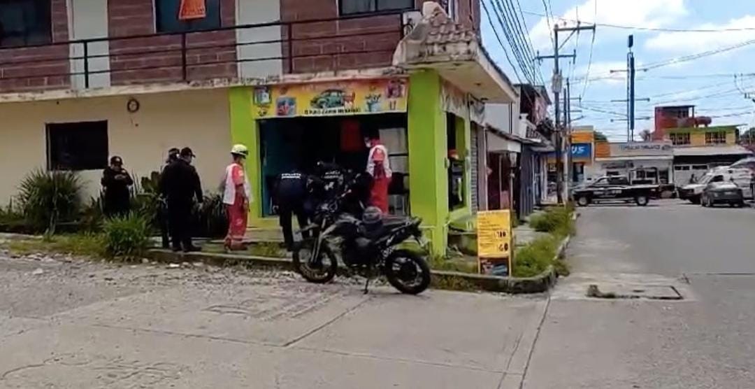 La víctima murió afuera de una tiene de bebidas alcohólicas.