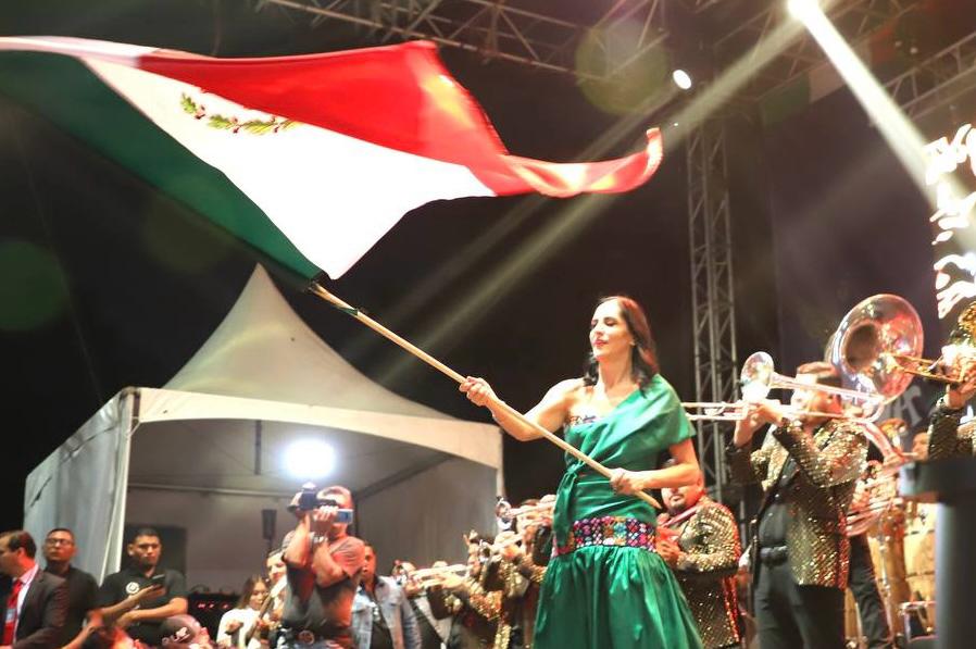ENCABEZA LÍA LIMÓN EL 214 ANIVERSARIO DEL GRITO DE INDEPENDENCIA