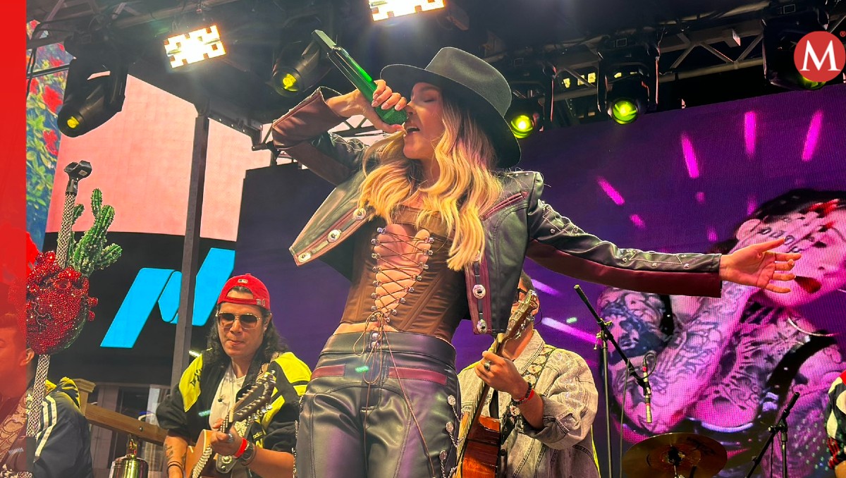 Belinda responde a críticas por no ser mexicana y dar el Grito en Times Square | X (@ConsulMexNuy)
