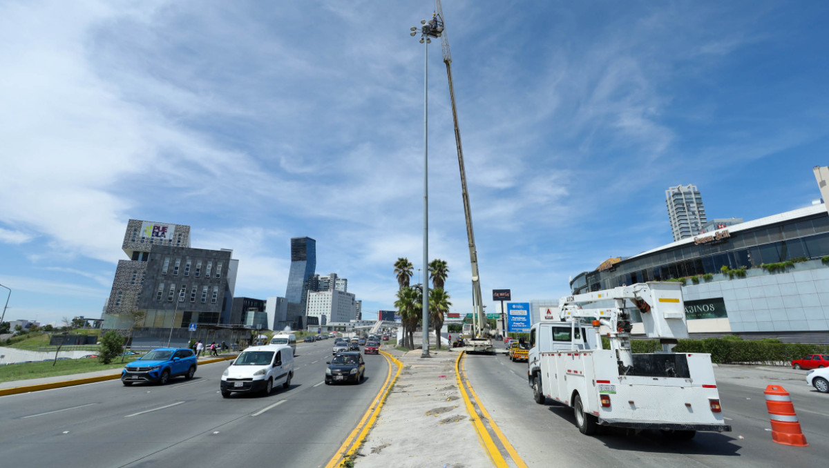 Aspecto de obras en la zona de Angelópolis, Puebla  | Agencia Es Imagen