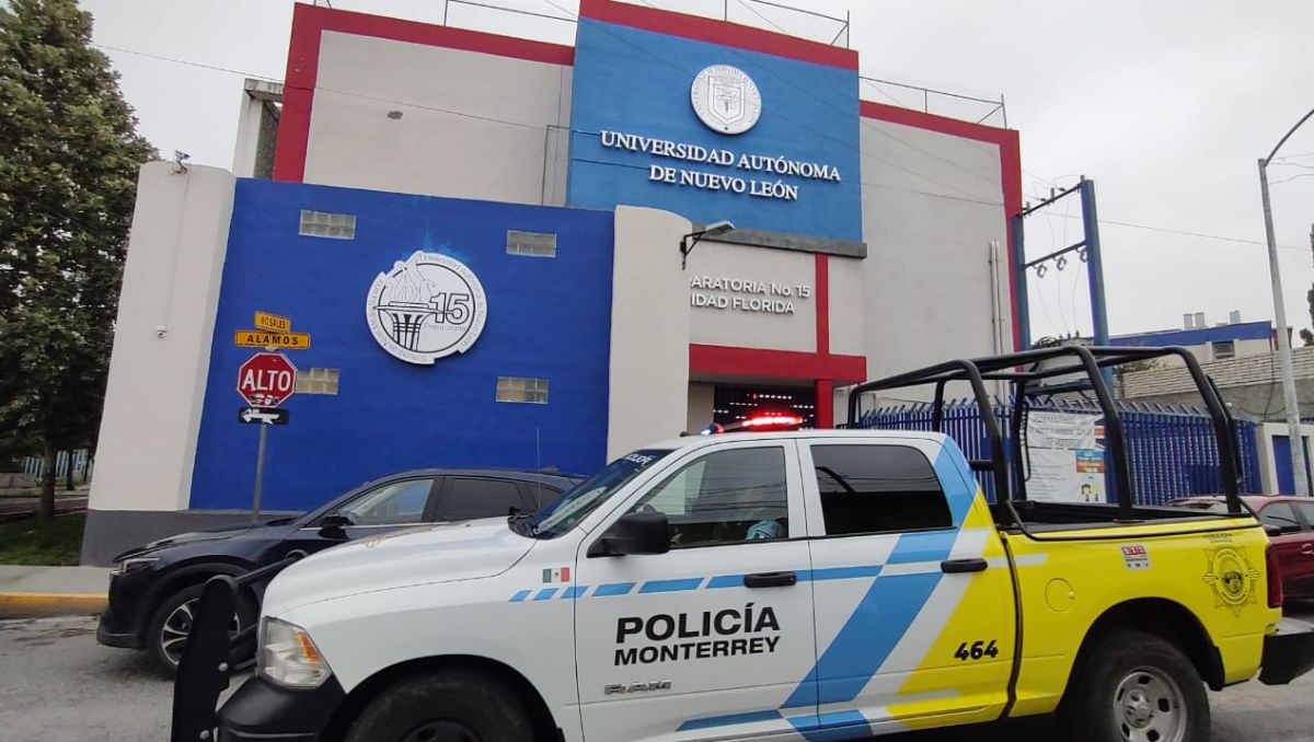 Preparatoria No. 15 de la Universidad Autónoma de Nuevo León | Agustín Martínez.