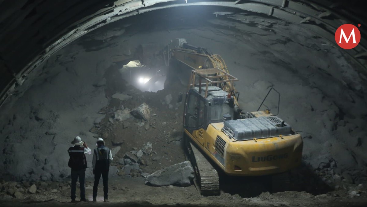 Realizan conexión de túnel de autopista Mante-Ocampo-Tula con máquinas