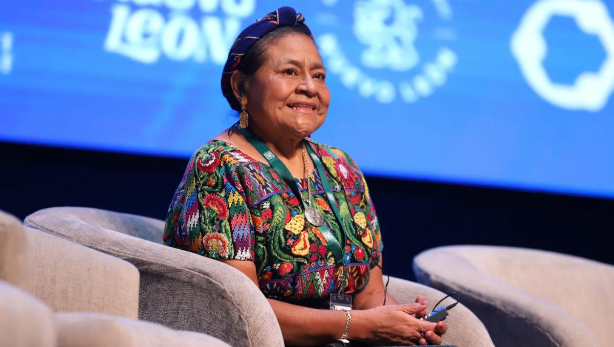 Rigoberta Menchú en el panel “La Guerra Silenciosa: Enfrentando la violencia y la delincuencia” | Luis Guerra