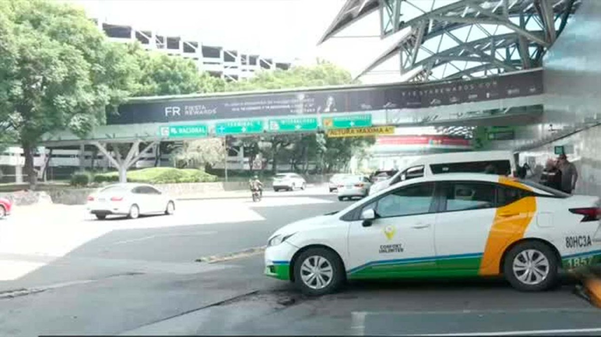 Taxistas del Aeropuerto Internacional de la Ciudad de México pagan 10 millones de pesos al mes