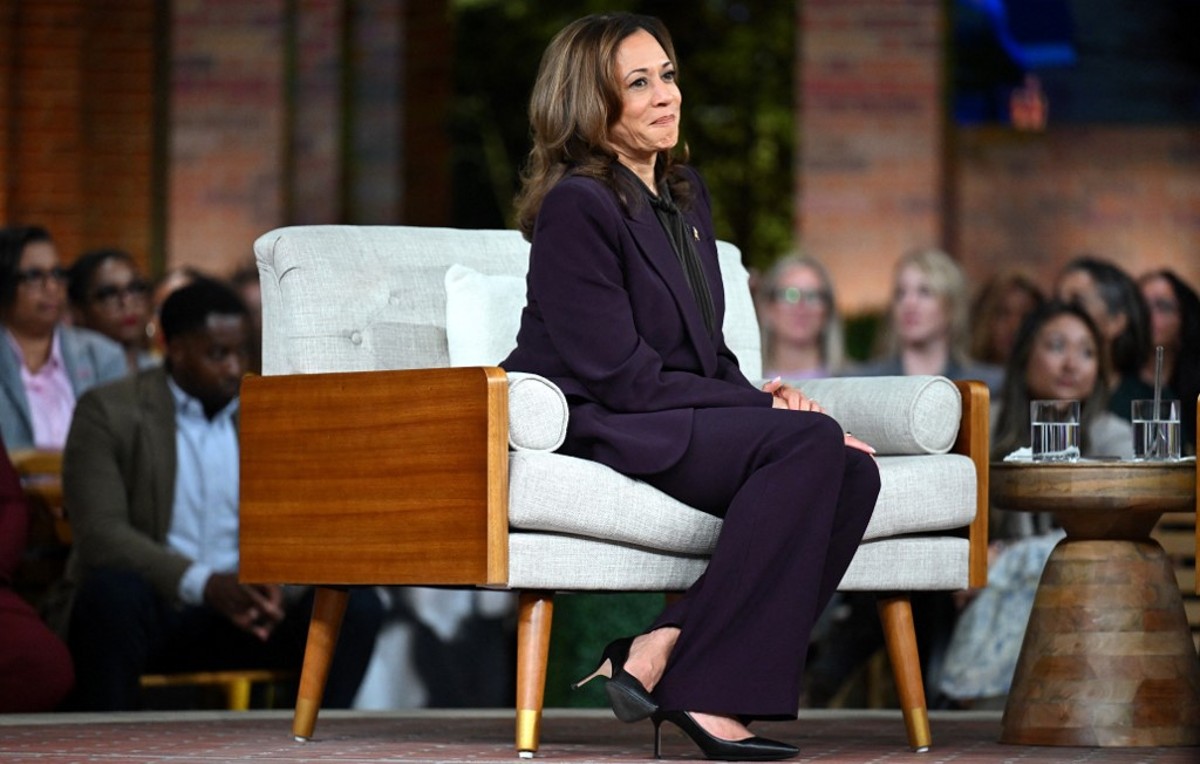 La vicepresidenta visitó el programa de de Oprah Winfrey este jueves (AFP)