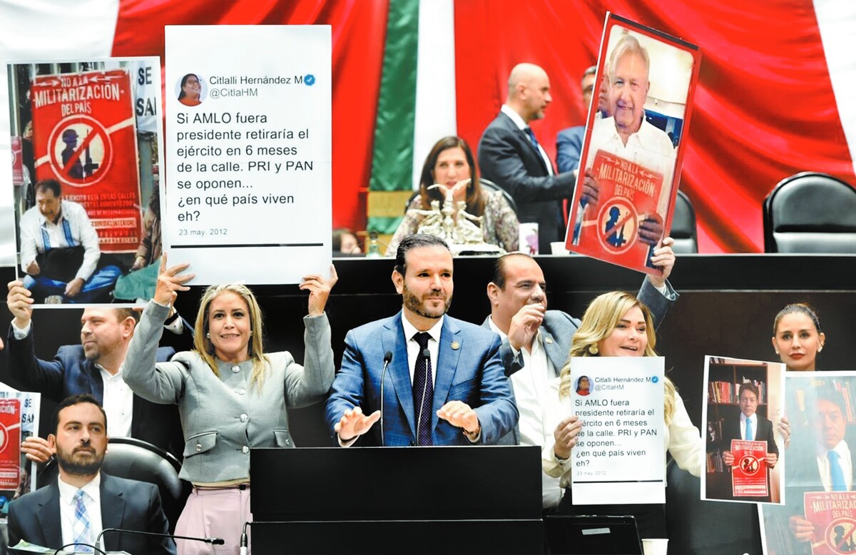 Oposición en la tribuna y curules de MC con mensajes contra la iniciativa. Especial