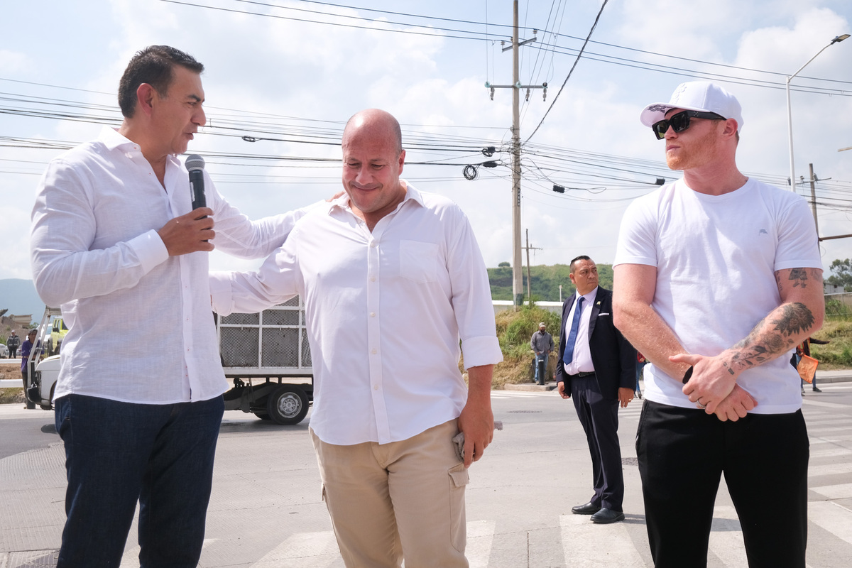 Alfaro realiza la inauguración del Camino Antiguo a San Isidro en Tlajomulco (Cortesía)