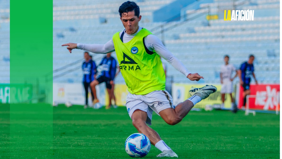 Néstor Corona entrena con la Jaiba Brava del Tampico-Madero.