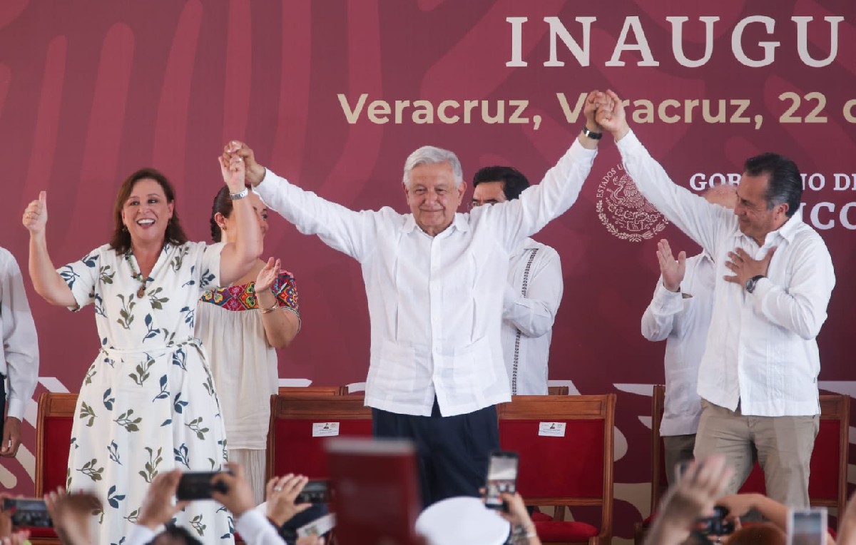 López Obrador acompañado de Rocio Nahle y Cuitláhuac García (Foto: Araceli López)