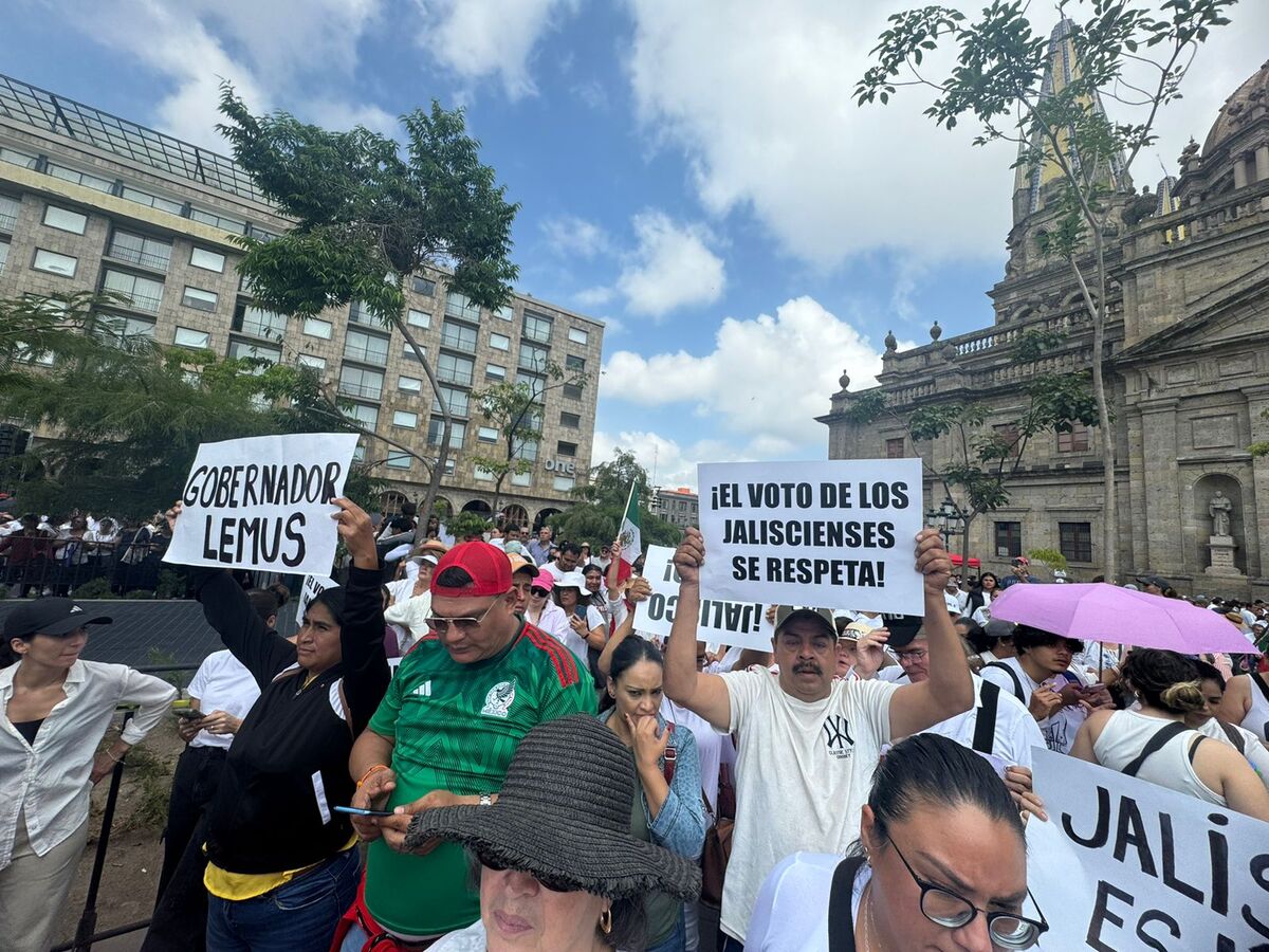 Los tapatíos salieron a las calles para pedir que se respeten los resultados de las elecciones. (Diana Barajas)
