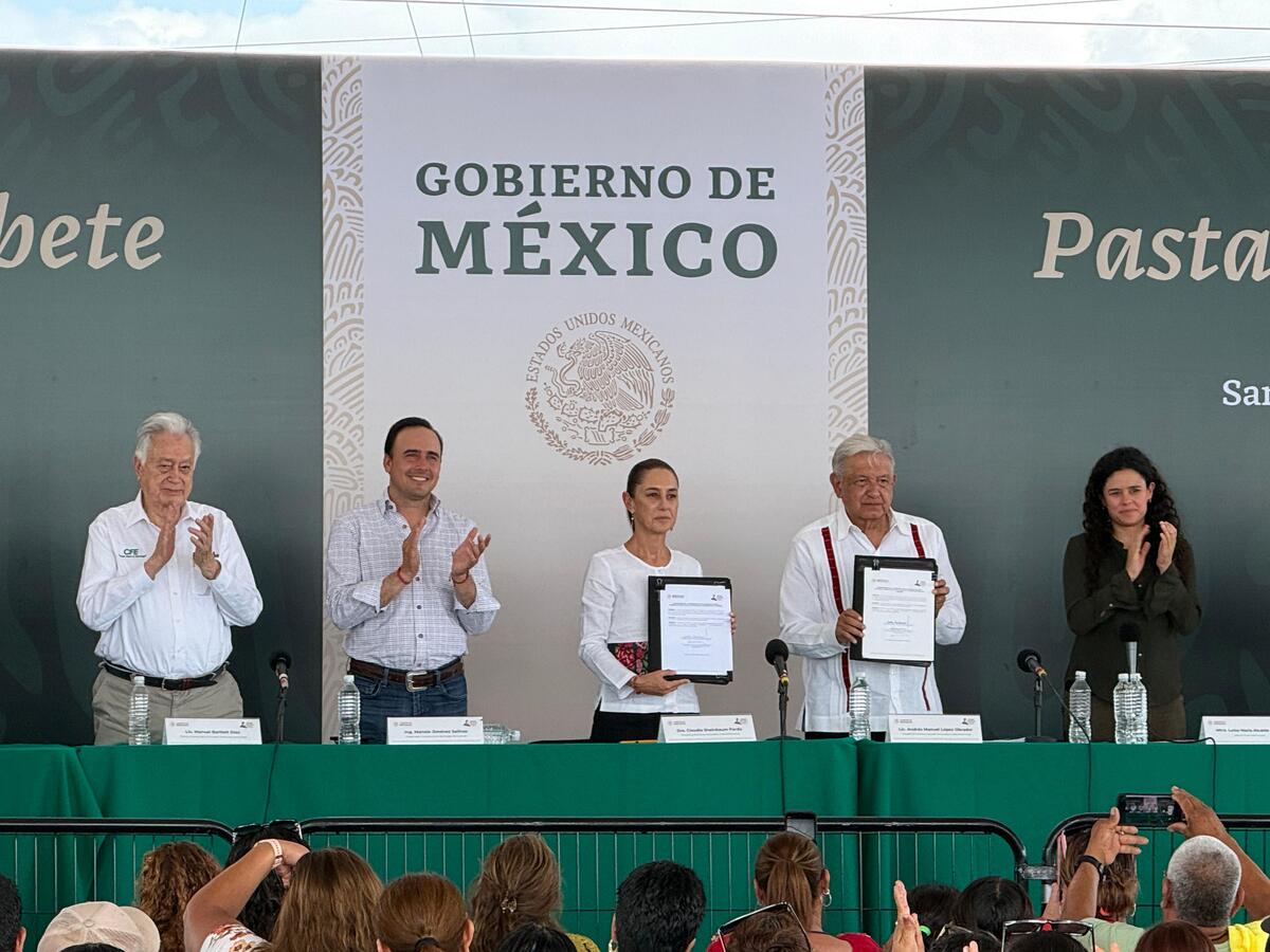 AMLO y Sheinbaum visitan Pasta de Conchos. | Christian Sánchez