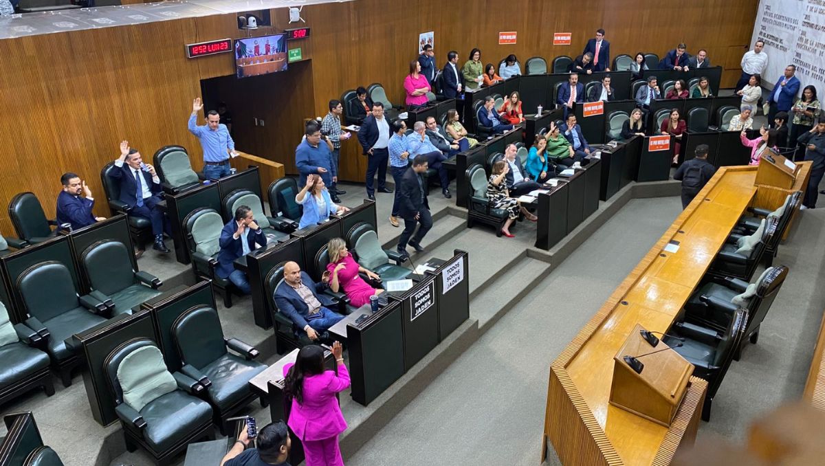 Entre las nuevas leyes destaca el análisis para erradicar el rezago y abandono escolar | Kevin Recio