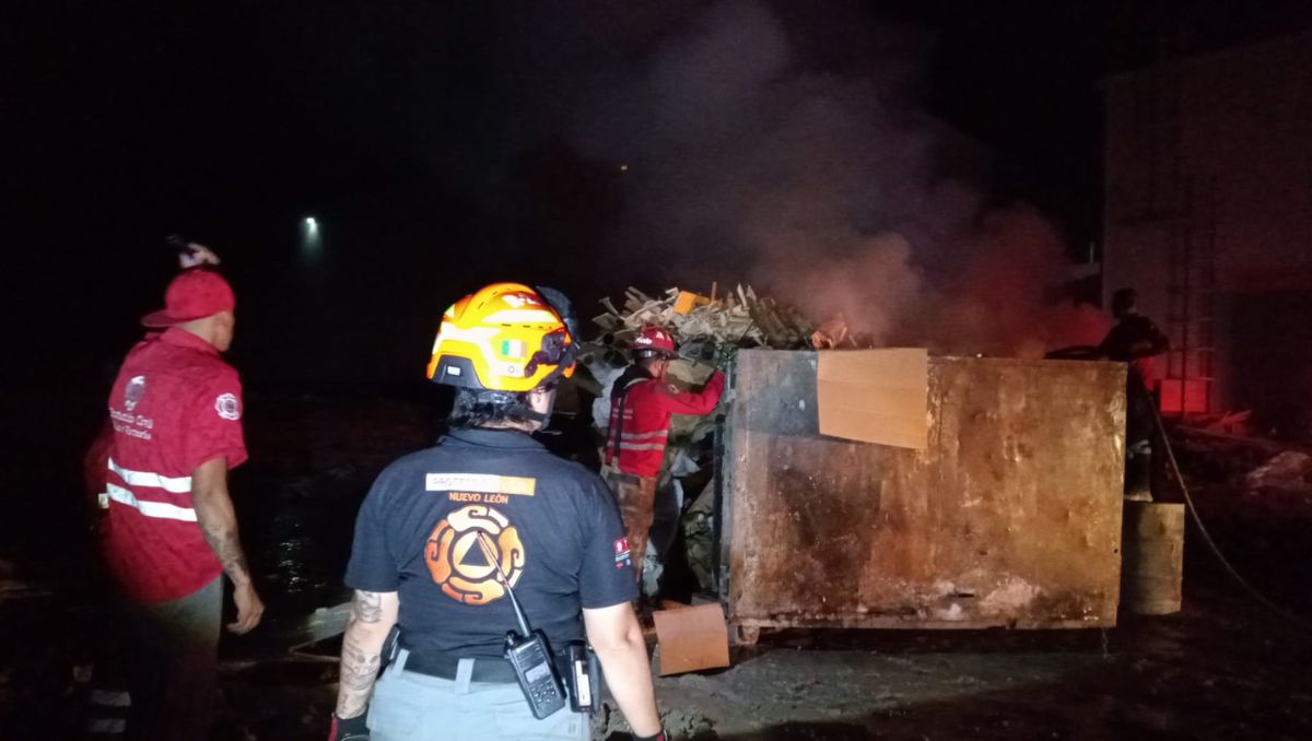 Elementos de Bomberos y Protección Civil de Nuevo León, aunado a Protección Civil del municipio, realizaron las labores correspondientes. Especial
