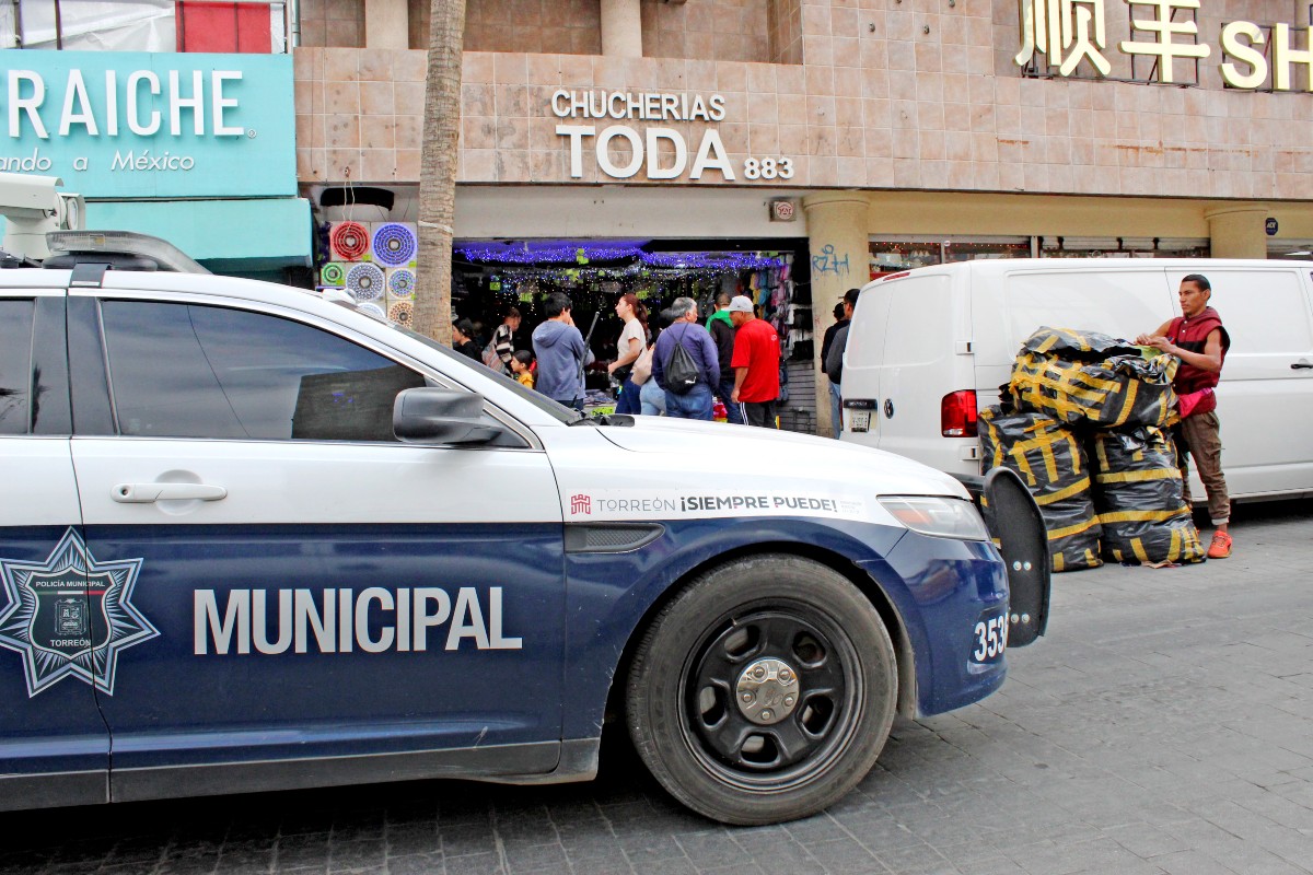 Este martes 5 elementos de proximidad social de la DSPM Torreón se dieron de baja. | Roberto Amaya
