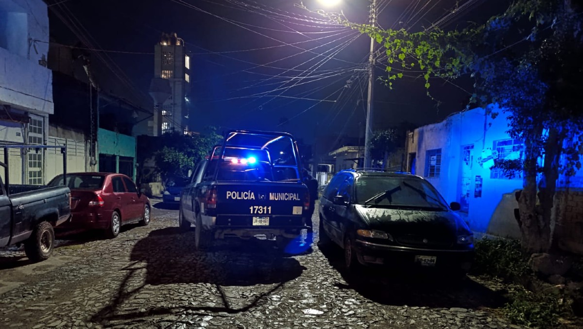 Autoridades acudieron al lugar del multihomicidio en Tlaquepaque (Vicente Torres Alfaro)