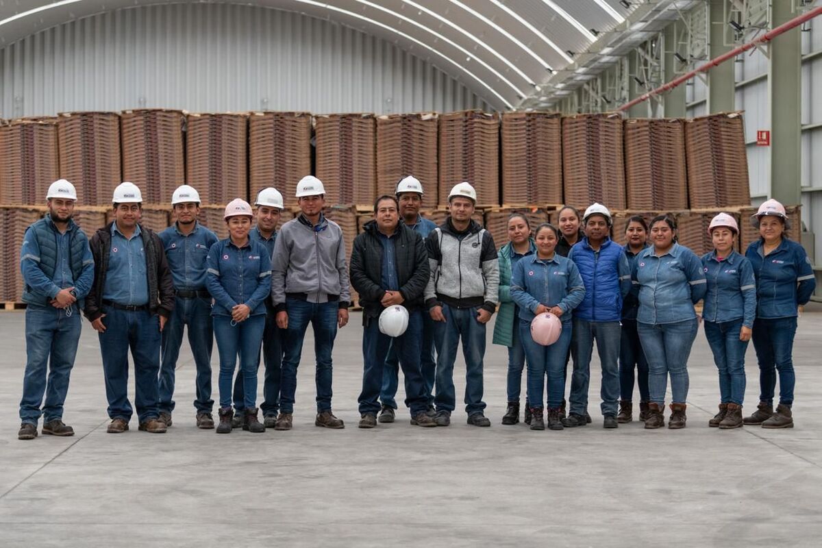 Cooperativa La Cruz Azul celebra el aniversario de la recuperación de la planta de Palmar de Bravo.