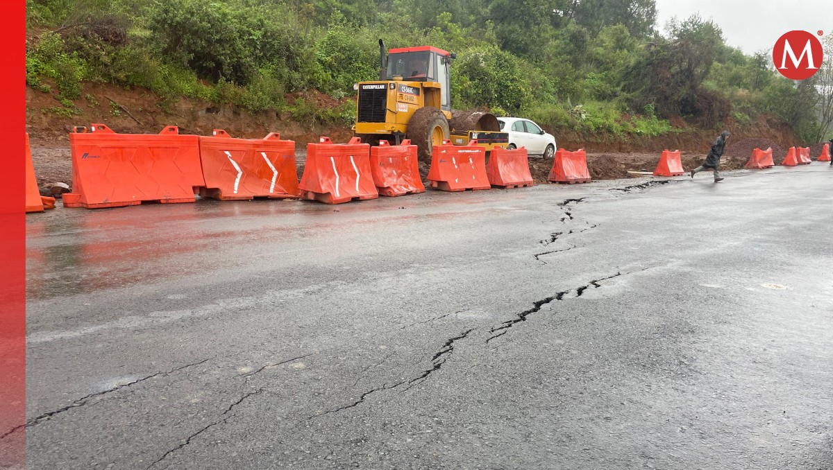 Así luce la grieta en la carretera Tenango-Tenancingo. Foto: (Mellissa López)