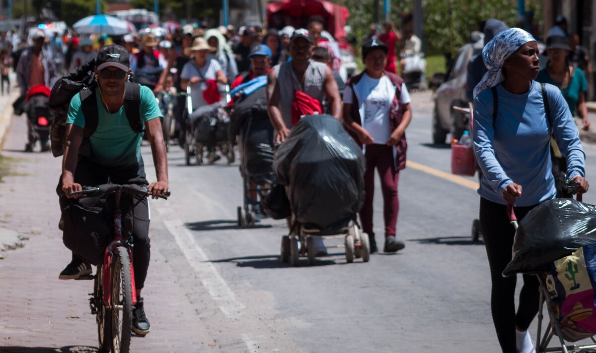 Migrantes se organizan en caravanas por falta de recursos tras largas esperas en Chiapas | Cuartoscuro