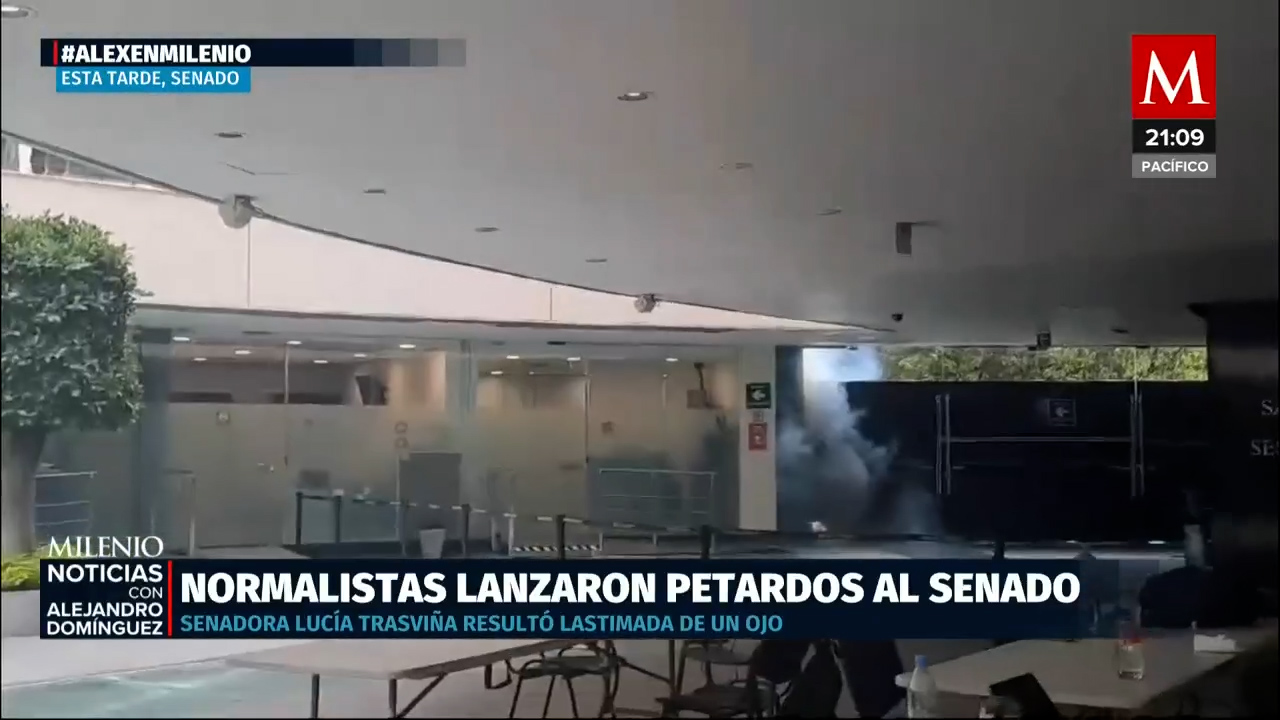 Protesta de normalistas de Ayotzinapa frente al Senado deja senadora herida