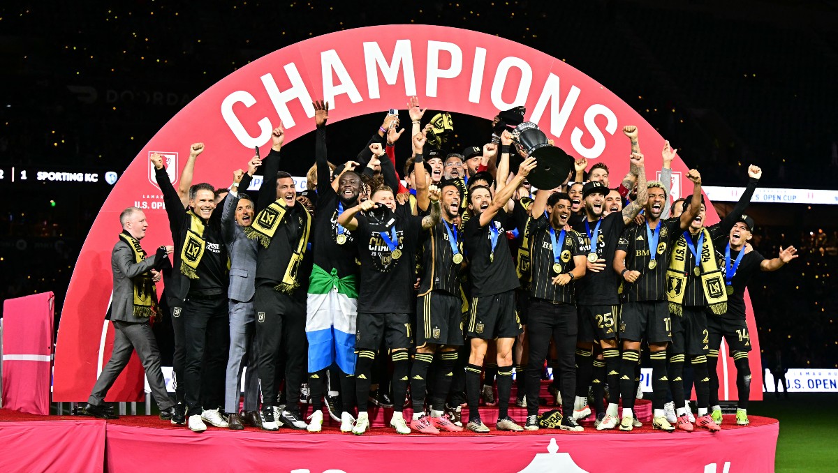 LAFC conquista su primera US Open Cup tras derrotar al Sporting KC de Alan Pulido (AFP)