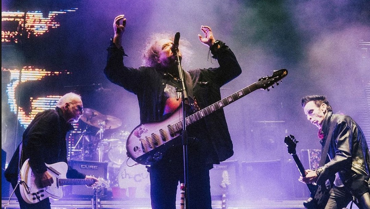 The anuncia nuevo álbum y lanza 'Alone', su nueva canción en 16 años. | IG: @thecure