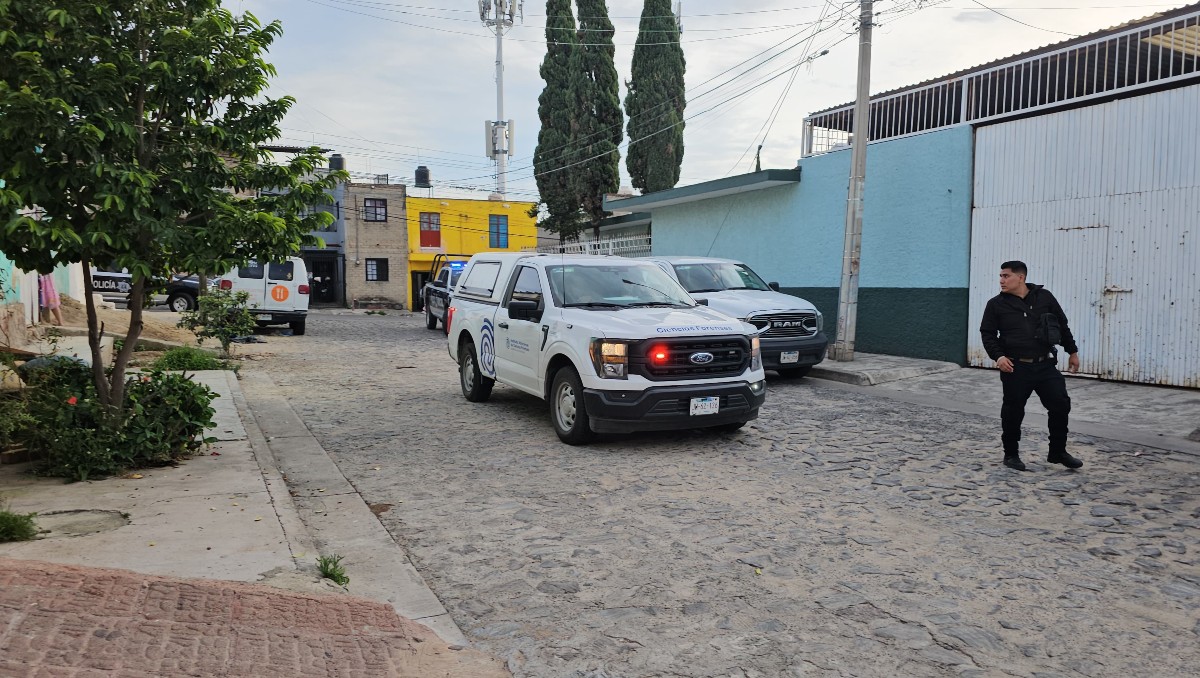 Vigilan lugar de asesinato de dos personas en Tlaquepaque esta mañana (Juan Carlos Munguía)