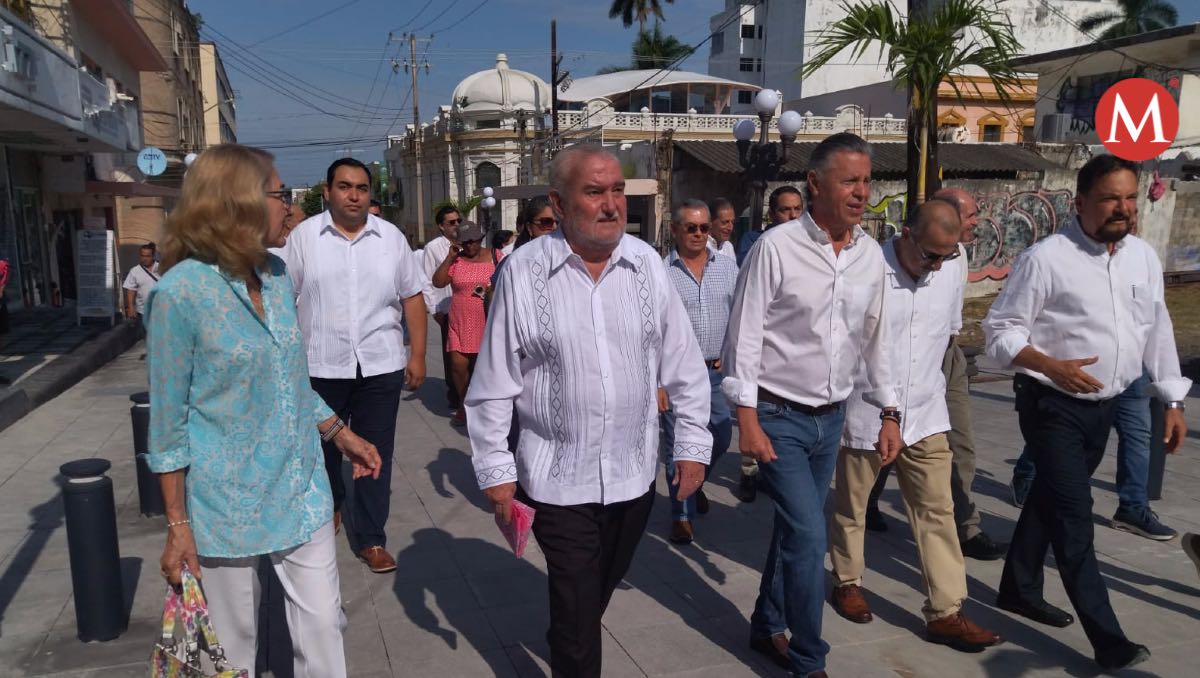 Autoridades de Tampico supervisan avance en semipeatonal Díaz Mirón. (Jesús Alberto García)