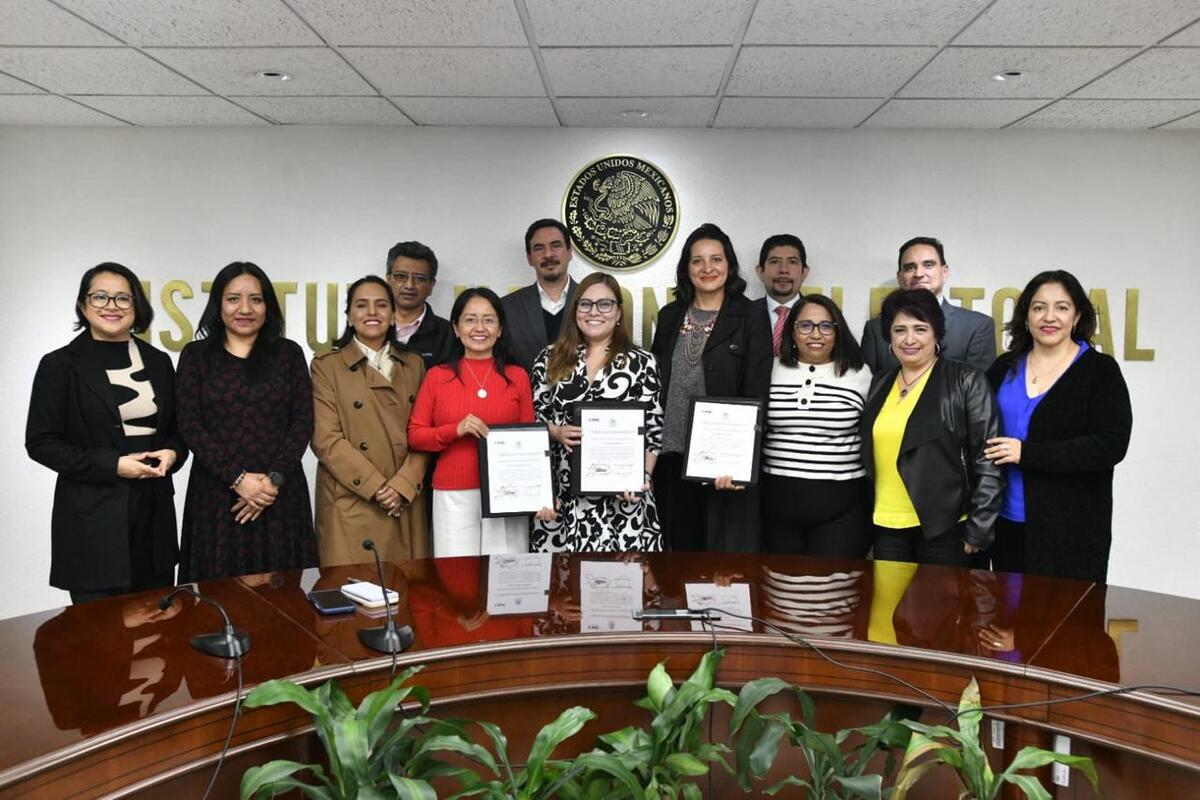 El INE en CdMx entregó constancias como nuevas consejeras. (Foto: especial)