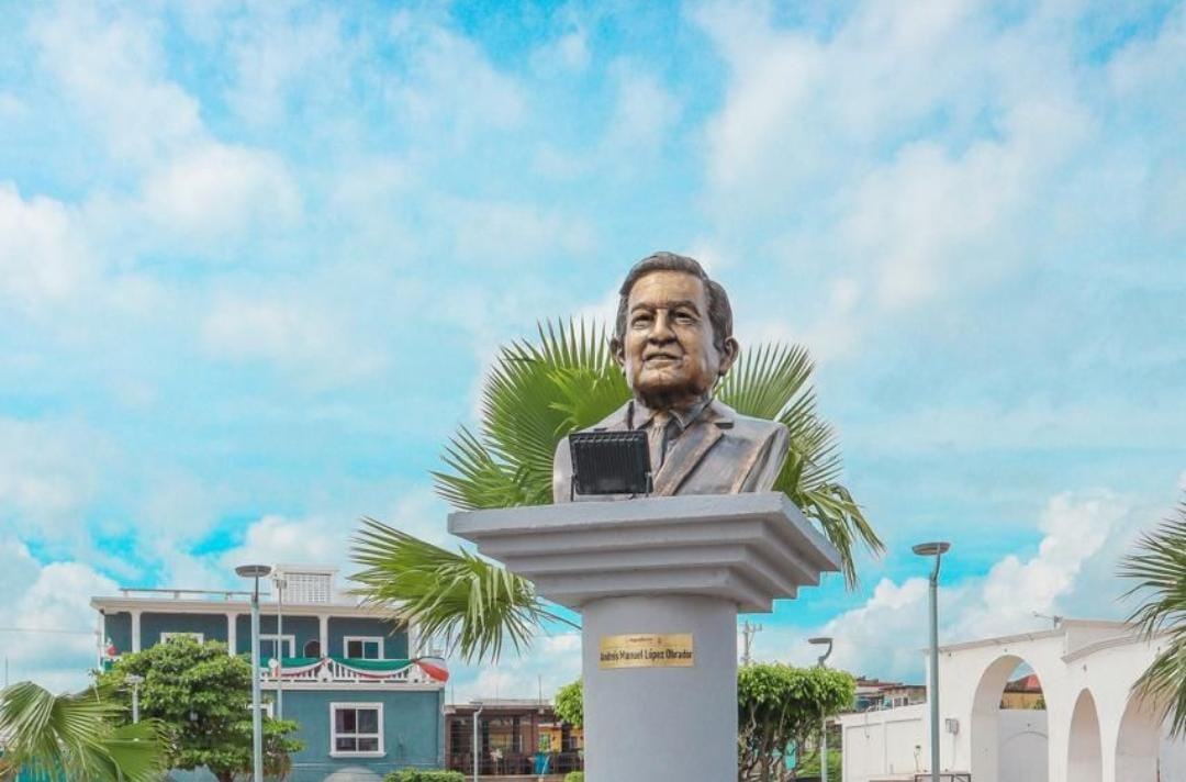 La plaza y la estatua fueron inauguradas este fin de semana.