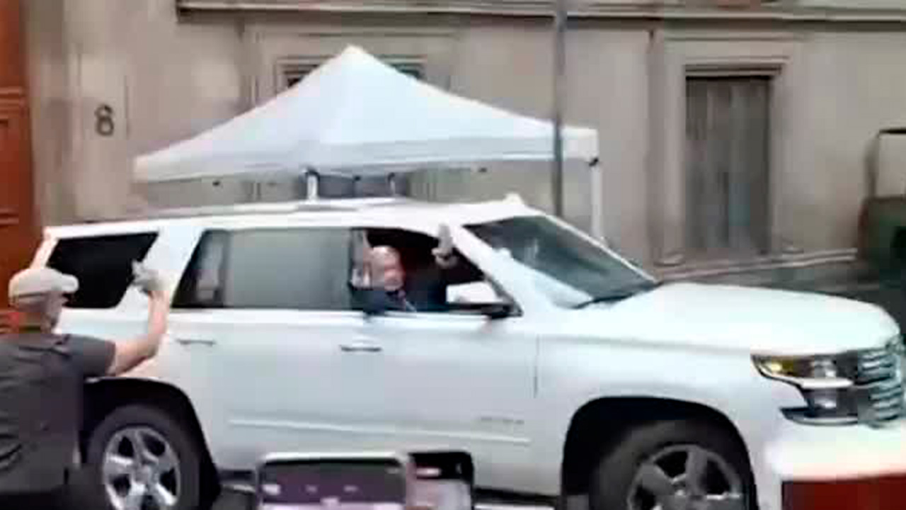 Así fue la salida de AMLO de Palacio Nacional