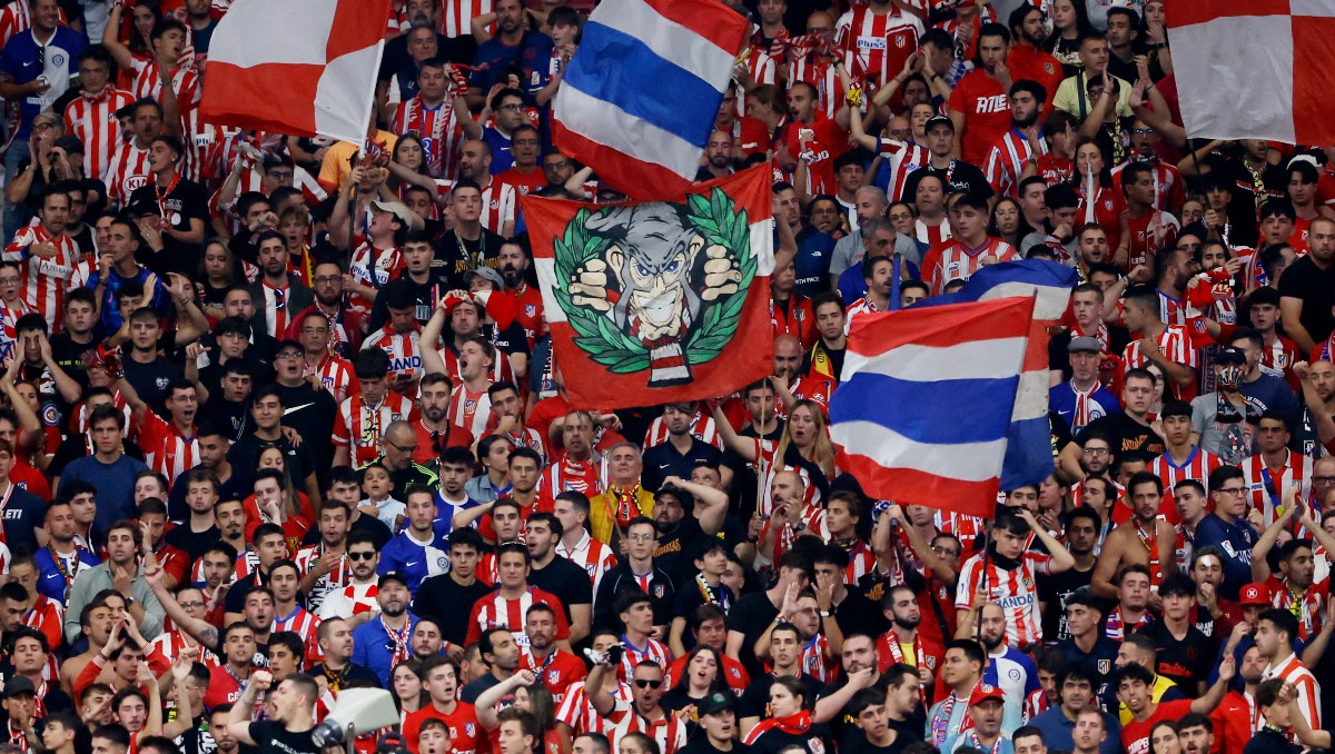 Atlético de Madrid expulsa de forma permanente a la persona identificada por lanzar objetos (Reuters)