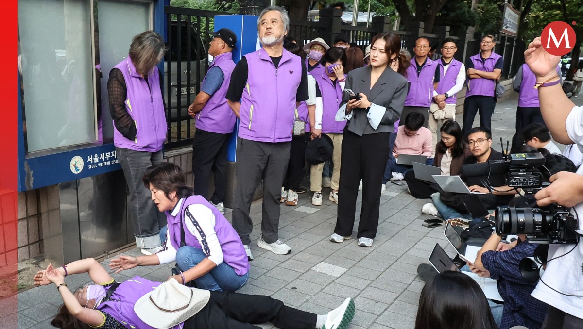 Familiares de víctimas de una estampida ocurrida en el 2022 reaccionan al fallo del tribunal en Seúl, Corea del Sur | AP