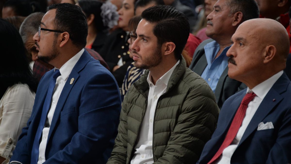 'Pepe' Couttolenc acompañó a la gobernadora Delfina Gómez en sus informes regionales. Foto: (Especial)