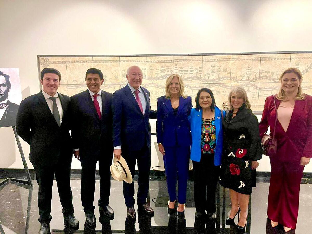 Samuel García asiste con Jill Biden a toma de protesta de Sheinbaum. Foto: Especial