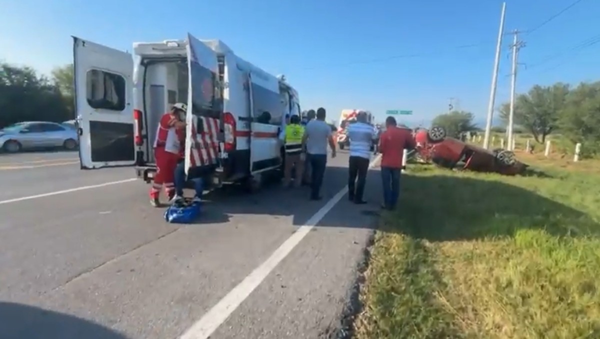 Choque y volcadura en carretera Victoria-Matamoros deja heridos