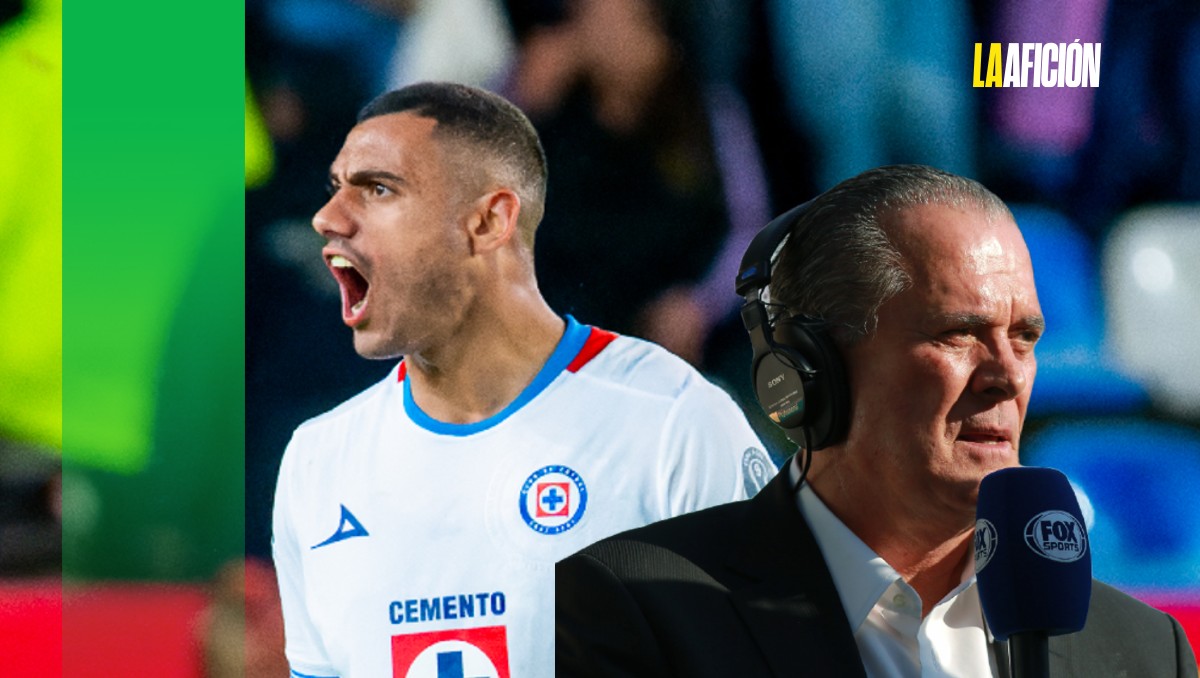 Giorgos Giakoumakis imita error de Raúl Orvañanos al pronunciar su nombre (Imago 7)