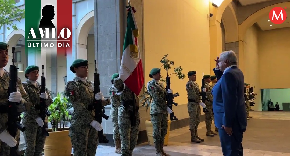El ahora ex presidente de México se despide de las personas que lo han acompañando durante este sexenio.