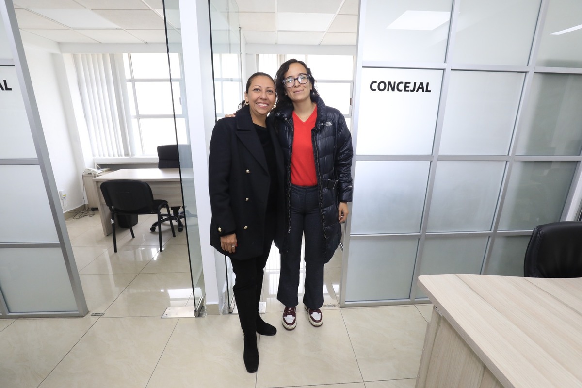 La alcaldesa de Venustiano Carranza, Evelyn Parra Álvarez entregó oficinas (foto:especial)