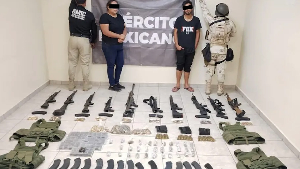 Detienen a dos y aseguran arsenal en San Luis Río Colorado, Sonora