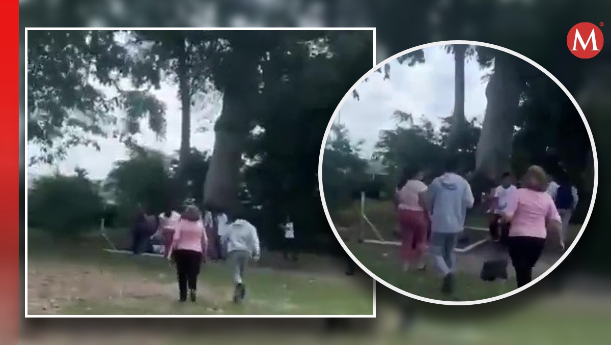 Estudiantes intentaron ayudar al estudiante de Tabasco que le cayó una portería encima. | Especial