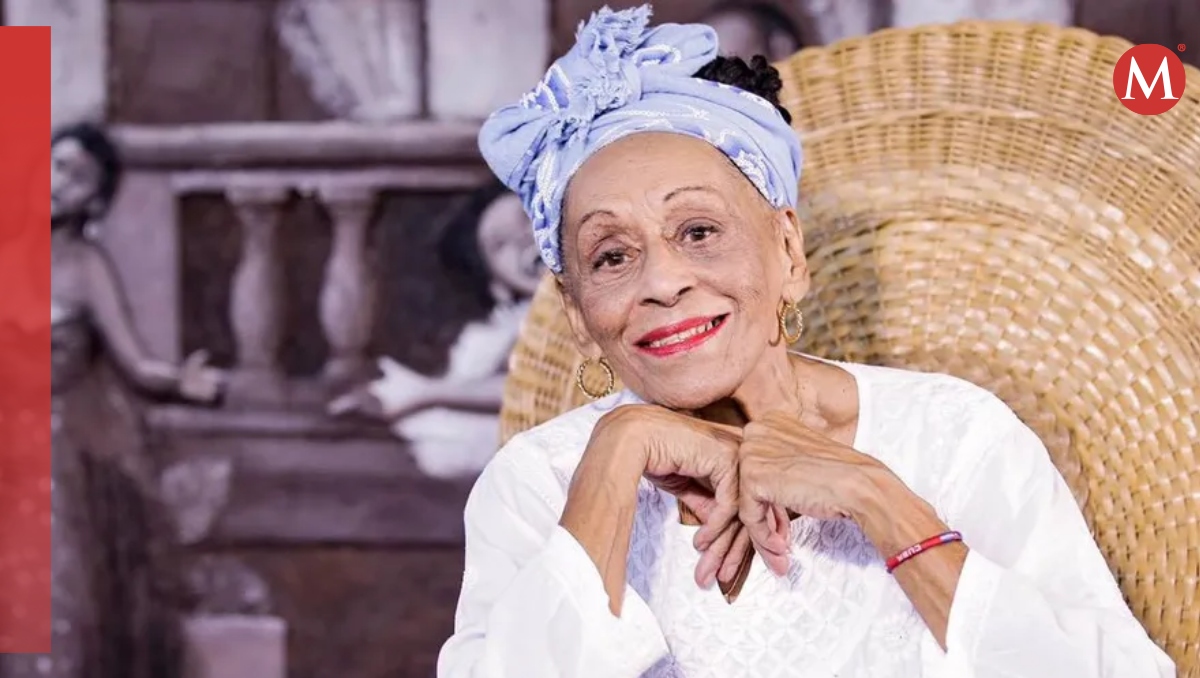 Omara Portuondo se desorienta en su concierto y es sacada en brazos | Especial