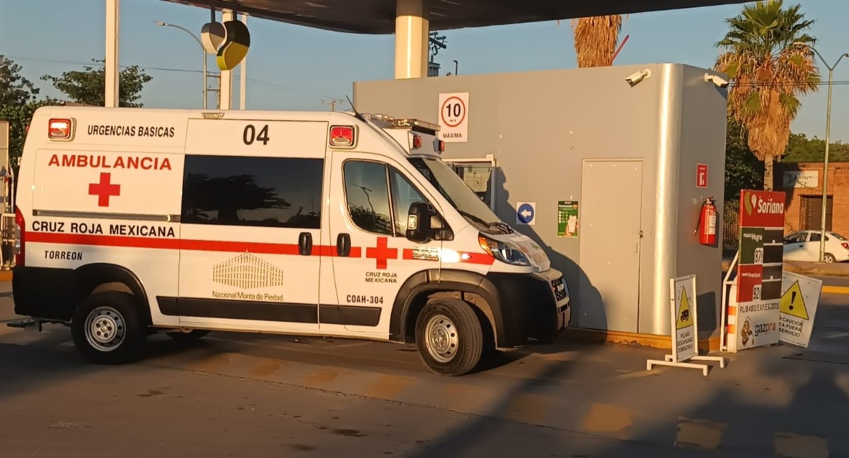 Cruz Roja llegó a atender al empleado lesionado. | Especial