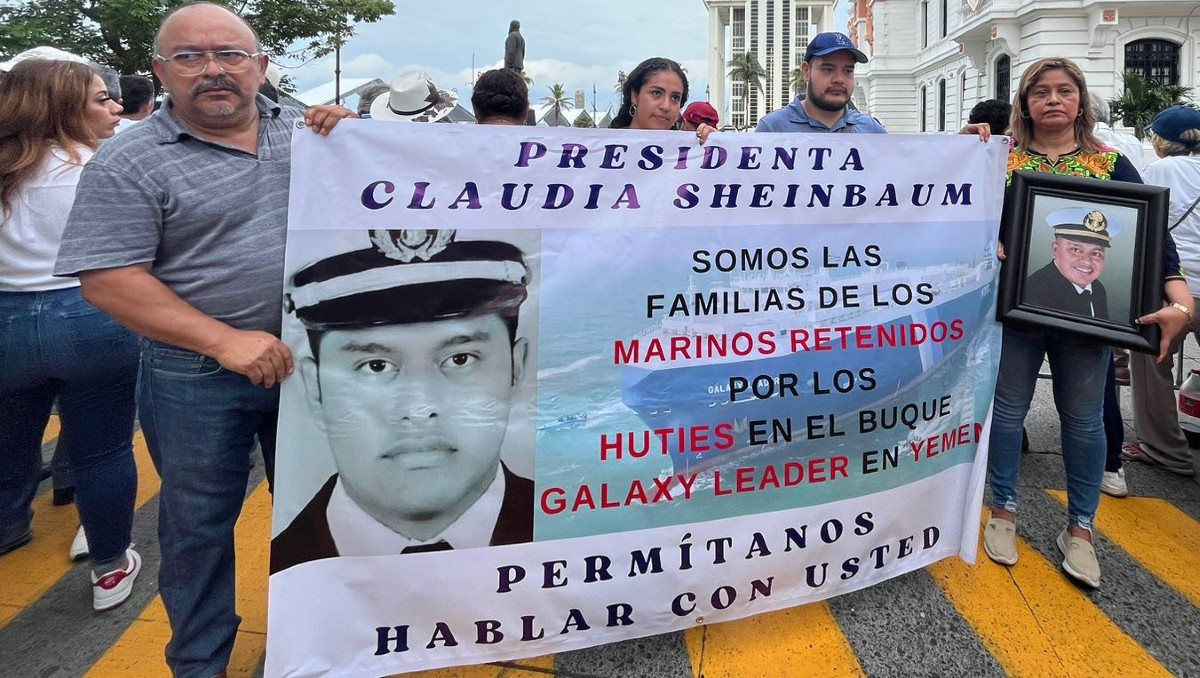 Familia veracruzana pide apoyo presidencial por secuestro de marino en Yemen | Especial