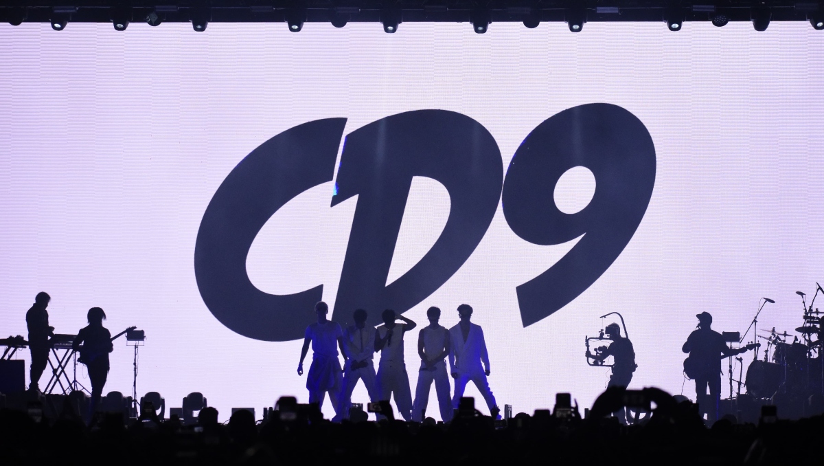 Fans de CD9 acampan por boletos para asistir al concierto en Puebla | EsImagen