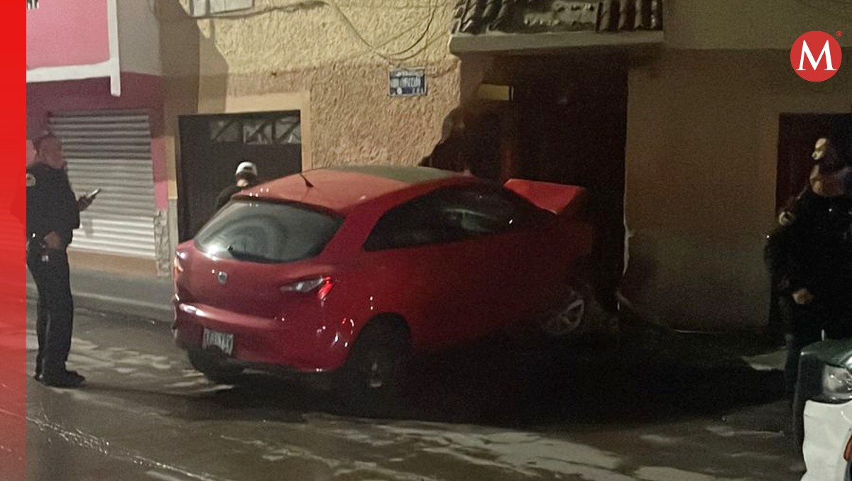 El conductor perdió el control del vehículo e impactó en una casa de la alcaldía Venustiano Carranza. | Especial